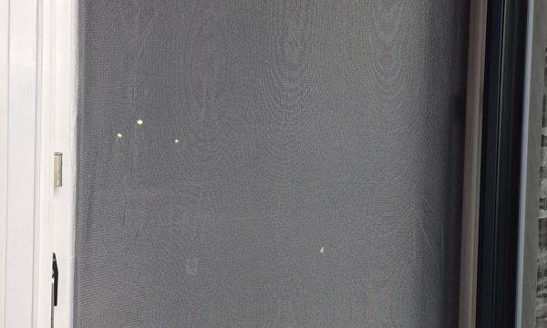 Insektengitter und Klimaanlage